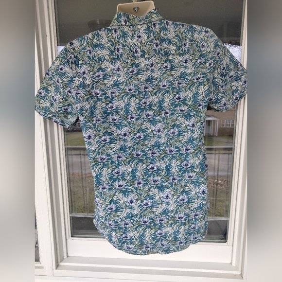 "Craft and Flow" Hawaiian Shirt in Excellent Condition. 100% Cotton. Size Small. - Picture 2 of 8